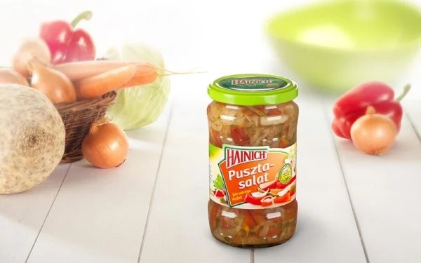 A jar of ⁣Hainich Puszta Salat pickled vegetables