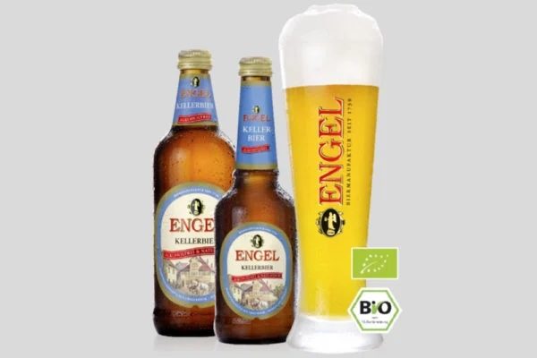 Bottle-and-Glass-of-Engel-Kellerbier-Low-Alcohol-Unfiltered-Organic-German-Craft-Beer