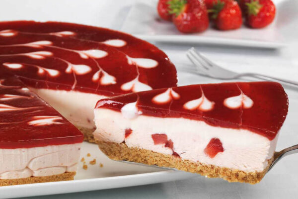 strawberry cream cheesecake
